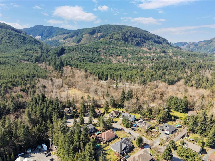 6727 Wall Street, Honeymoon Bay, BC, V0R 1Y0 - 30