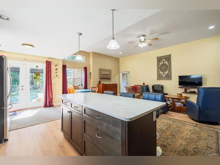 6727 Wall Street, Honeymoon Bay, BC, V0R 1Y0 - 13