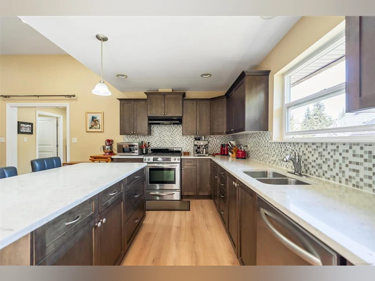 6727 Wall Street, Honeymoon Bay, BC, V0R 1Y0 - 14