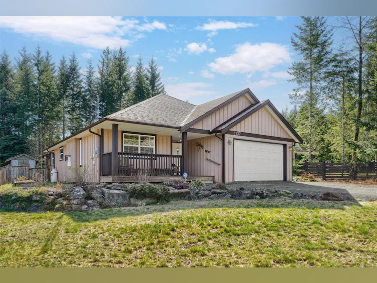 6727 Wall Street, Honeymoon Bay, BC, V0R 1Y0 - 2