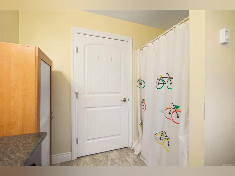 6727 Wall Street, Honeymoon Bay, BC, V0R 1Y0 - 24