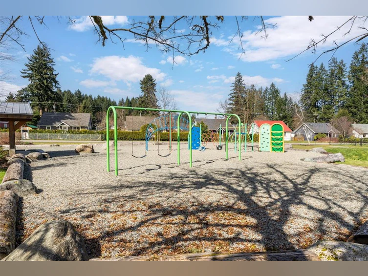 6727 Wall Street, Honeymoon Bay, BC, V0R 1Y0 - 45