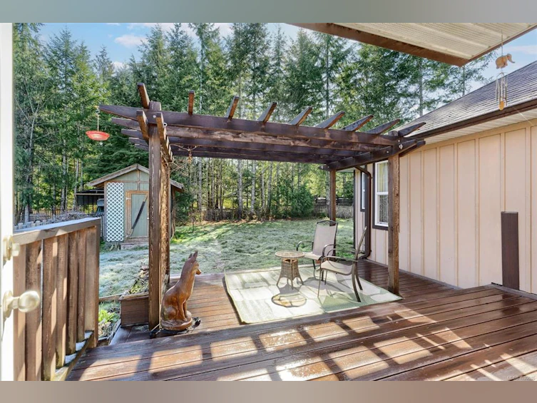 6727 Wall Street, Honeymoon Bay, BC, V0R 1Y0 - 9