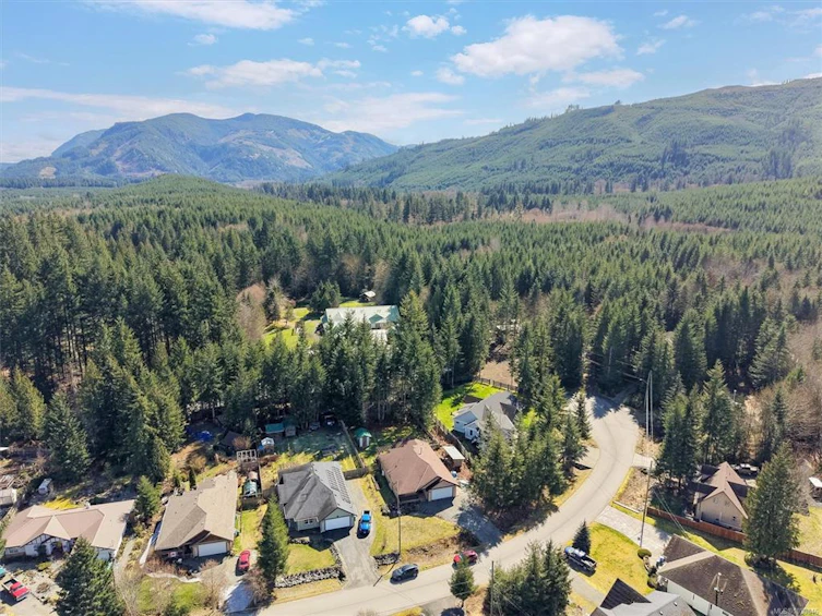 6727 Wall Street, Honeymoon Bay, BC, V0R 1Y0 - 38