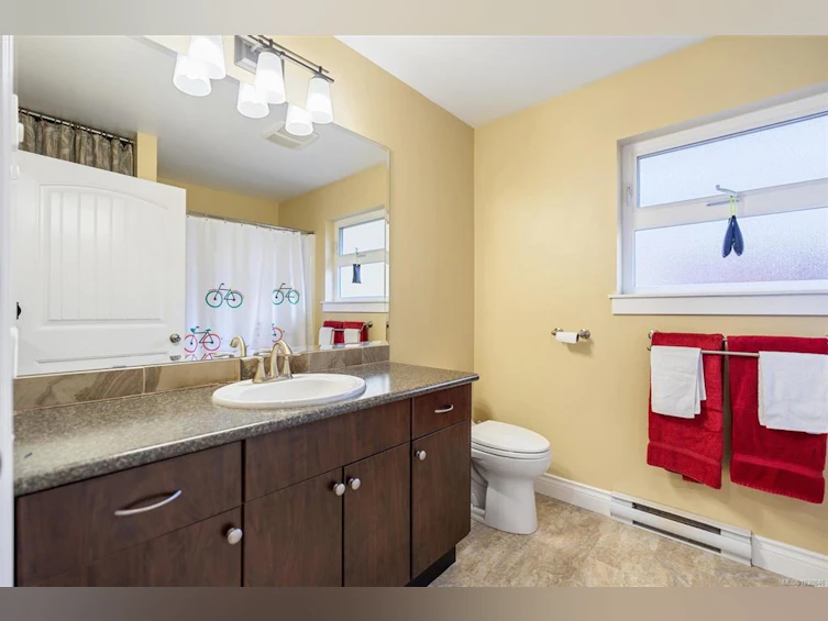 6727 Wall Street, Honeymoon Bay, BC, V0R 1Y0 - 28