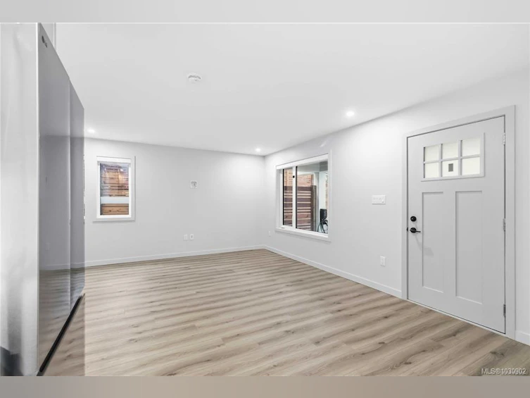 1-1789 Emerson Street, Victoria, BC, V8R 2C2 - 3