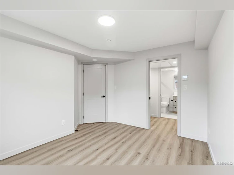 1-1789 Emerson Street, Victoria, BC, V8R 2C2 - 10