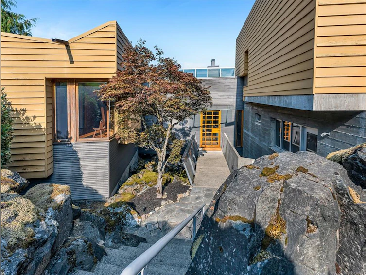 8909 Park Pacific Terrace, North Saanich, BC, V8L 5B1