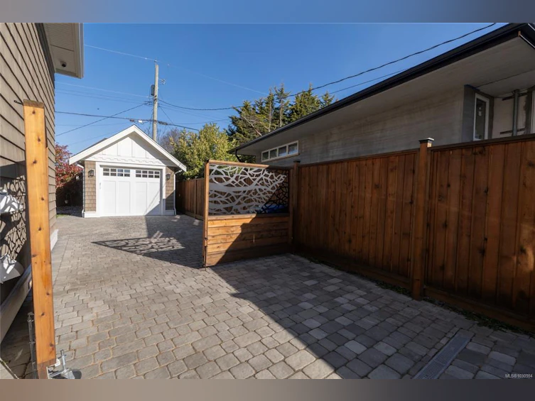 2218 Kinross Avenue, Oak Bay, BC, V8R 2N5 - 30