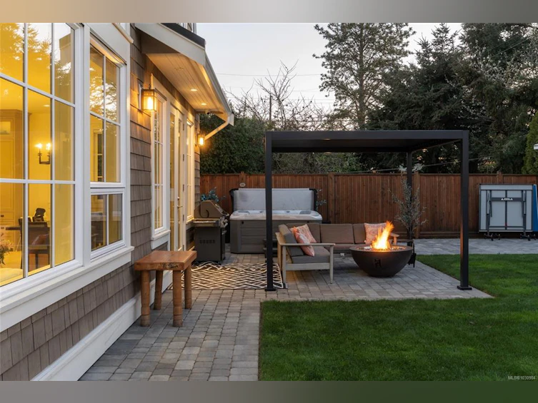 2218 Kinross Avenue, Oak Bay, BC, V8R 2N5 - 48