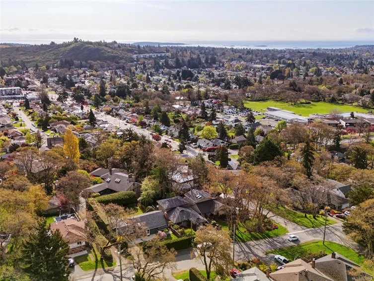 3615 Doncaster Drive, Saanich, BC, V8P 3W5 - 33