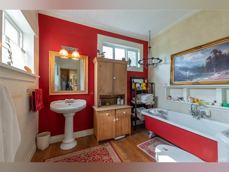 938 Ambassador Avenue, Saanich, BC, V8X 3N1 - 19