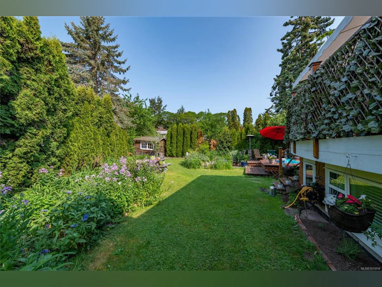 938 Ambassador Avenue, Saanich, BC, V8X 3N1 - 28