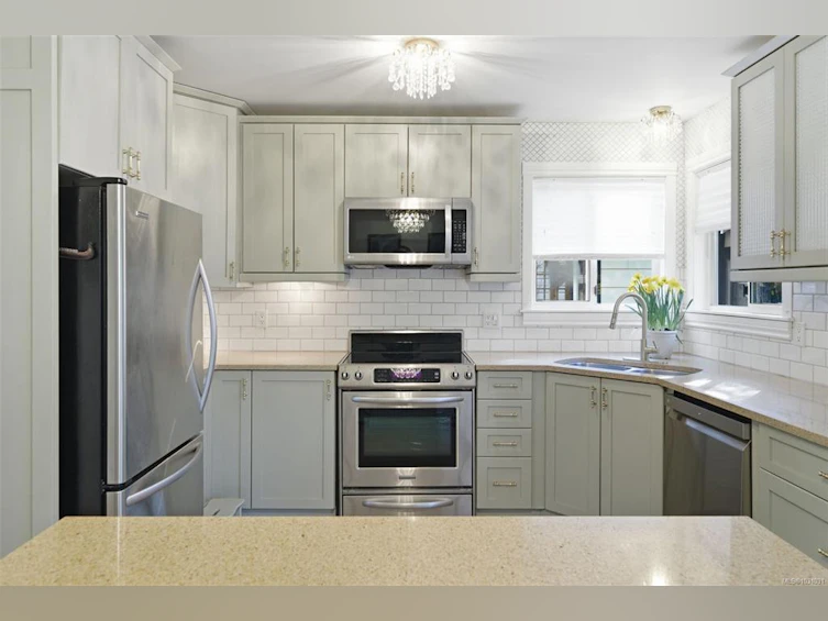3874 Grange Road, Saanich, BC, V8Z 4T5 - 11