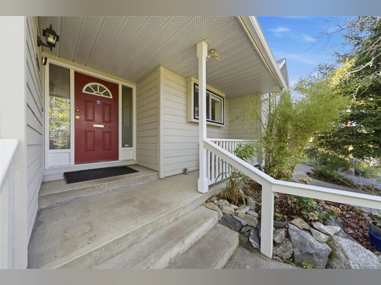 3874 Grange Road, Saanich, BC, V8Z 4T5 - 5