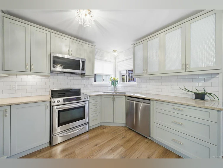 3874 Grange Road, Saanich, BC, V8Z 4T5 - 10