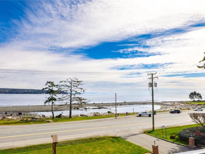 310-622 S Island Highway - 4