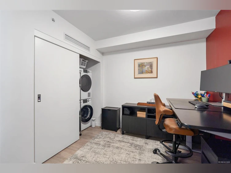 401-845 Johnson Street, Victoria, BC, V8W 0G3 - 18