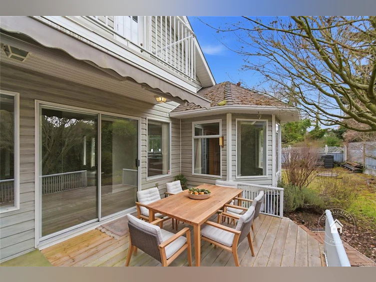 576 Dalmatian Drive, French Creek, BC, V9P 1Y4 - 8