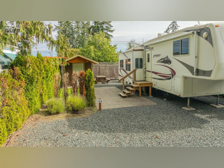 44-6050 Island Highway, Qualicum Beach, BC, V9K 2E1 - 2