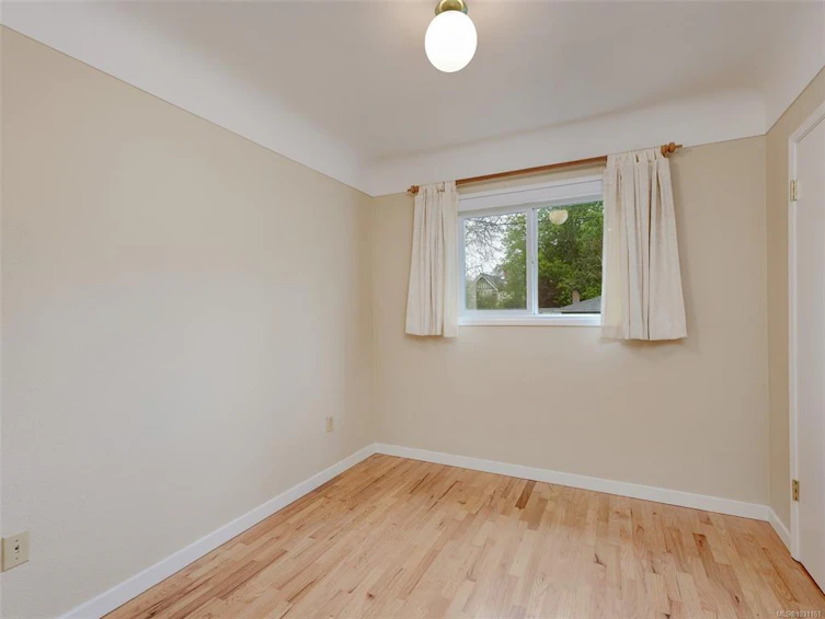 984 Brighton Crescent, Victoria, BC, V8S 2G5 - 16