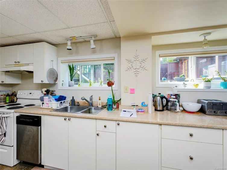 984 Brighton Crescent, Victoria, BC, V8S 2G5 - 39
