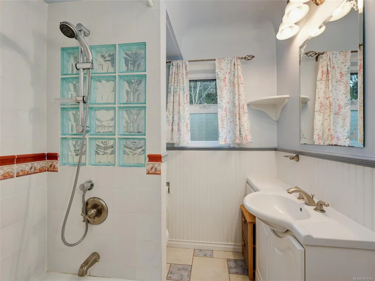 984 Brighton Crescent, Victoria, BC, V8S 2G5 - 13