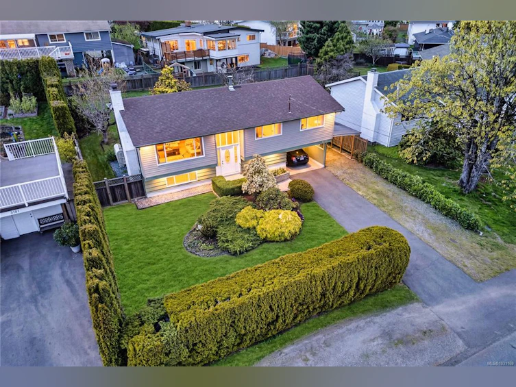 3121 Country Club Drive, Nanaimo, BC, V9T 3G6 - 4
