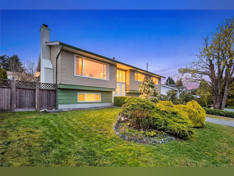 3121 Country Club Drive, Nanaimo, BC, V9T 3G6