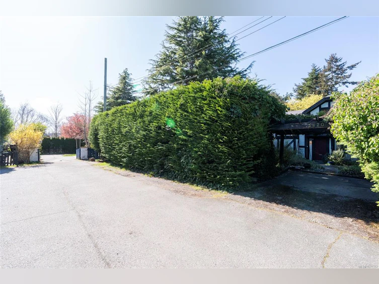 3870 Seacroft Place, Saanich, BC, V8N 4H1 - 44
