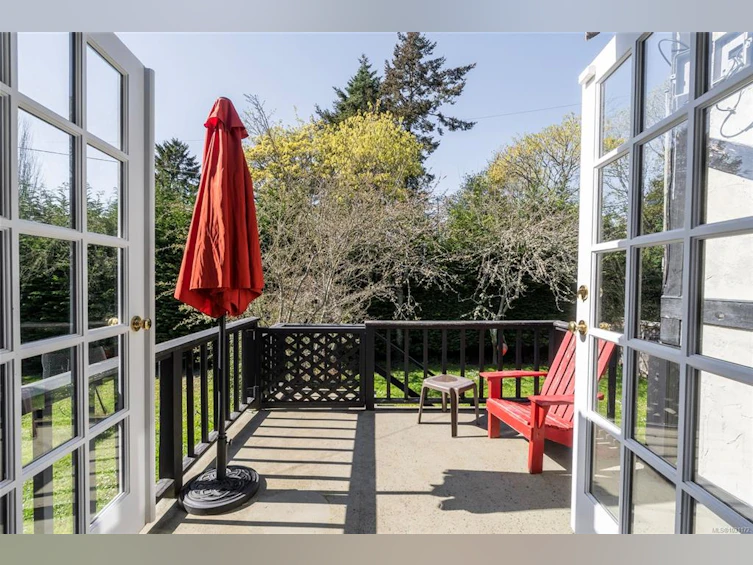3870 Seacroft Place, Saanich, BC, V8N 4H1 - 32
