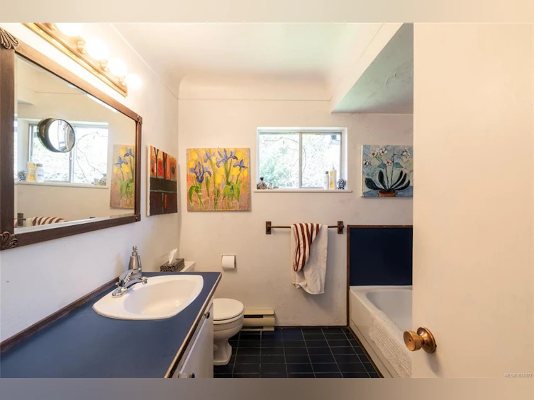 3870 Seacroft Place, Saanich, BC, V8N 4H1 - 24