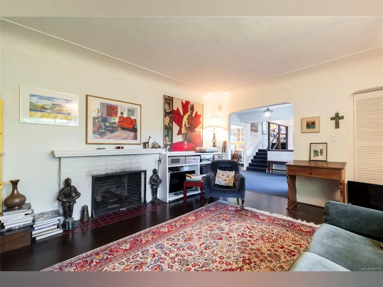 3870 Seacroft Place, Saanich, BC, V8N 4H1 - 11