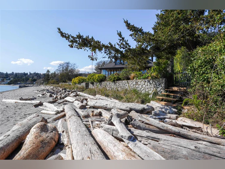 3870 Seacroft Place, Saanich, BC, V8N 4H1 - 9