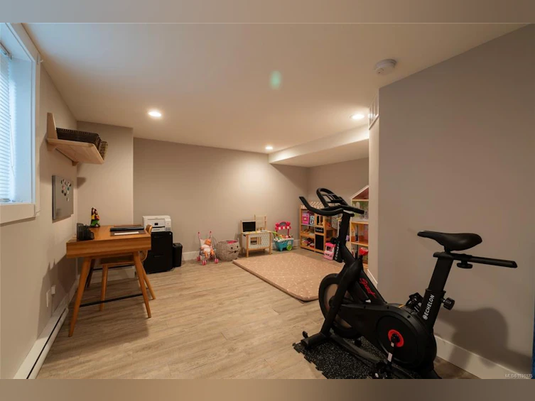 2275 Allenby Street, Oak Bay, BC, V8R 3C4 - 26