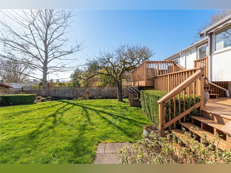 2275 Allenby Street, Oak Bay, BC, V8R 3C4 - 3