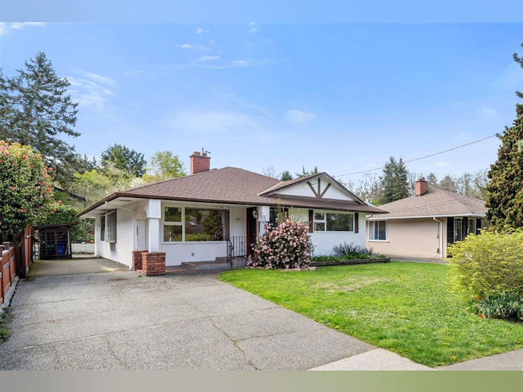 1075 Lodge Avenue, Saanich, BC, V8X 3B2 - 2