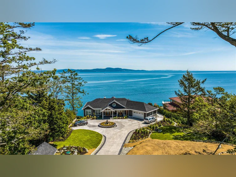 4585 Leyns Road, Saanich, BC, V8N 3A1