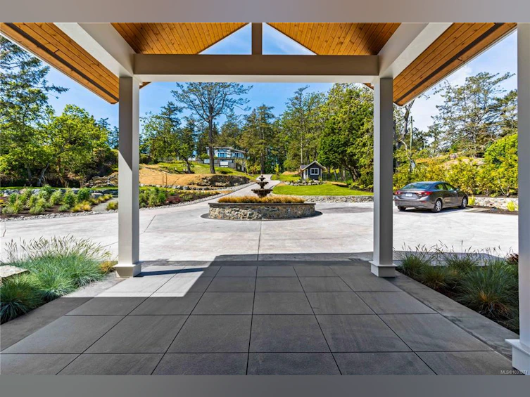 4585 Leyns Road, Saanich, BC, V8N 3A1 - 10