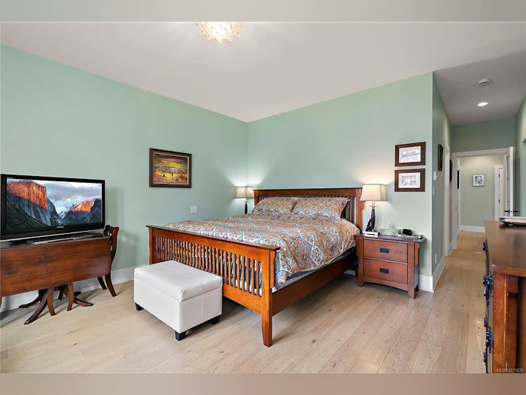 10274 Tsaykum Road, North Saanich, BC, V8L 5T8 - 21