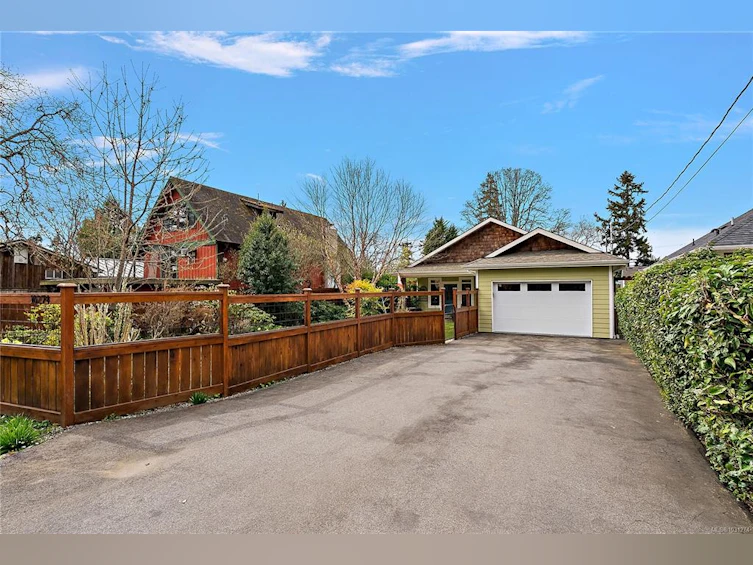 10274 Tsaykum Road, North Saanich, BC, V8L 5T8 - 29