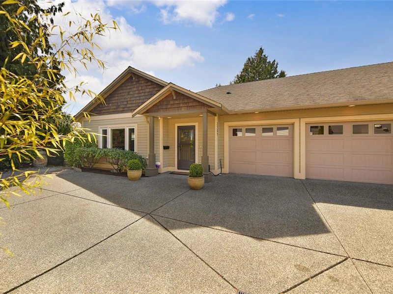 2287 Adela Place, Sidney BC V8L 1R1