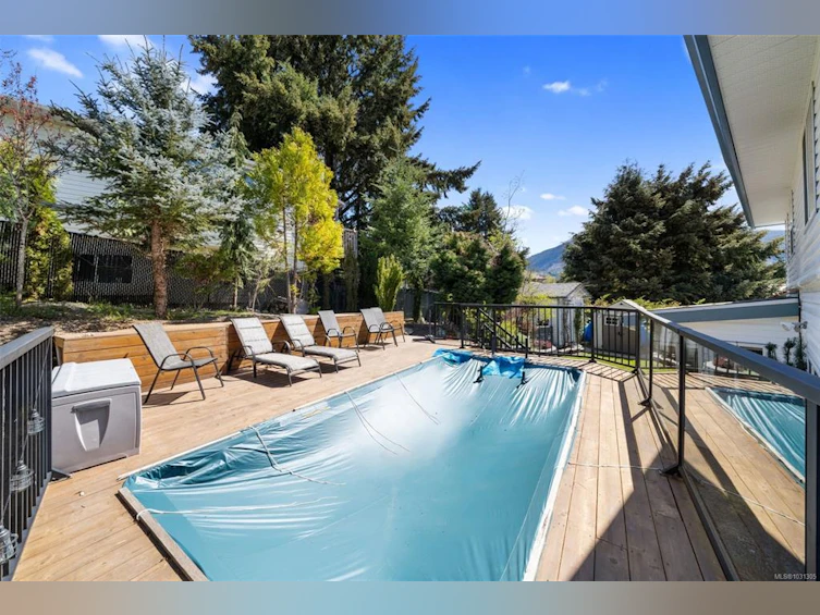 212 E Cowichan Avenue, Lake Cowichan, BC, V0R 2G0 - 3