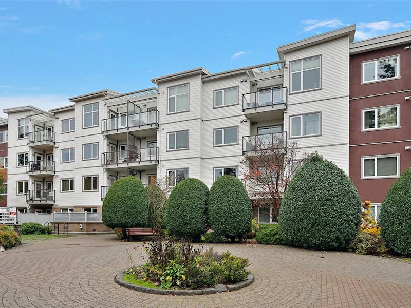 404 - 4394 West Saanich Road, Saanich BC V8Z 0B5