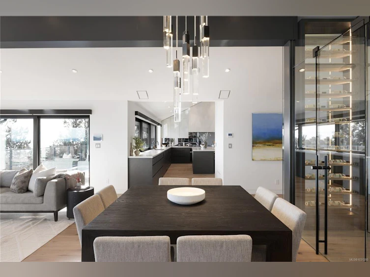 121 Denison Road, Oak Bay, BC, V8S 2K2 - 23