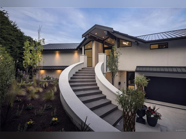 121 Denison Road, Oak Bay, BC, V8S 2K2 - 8