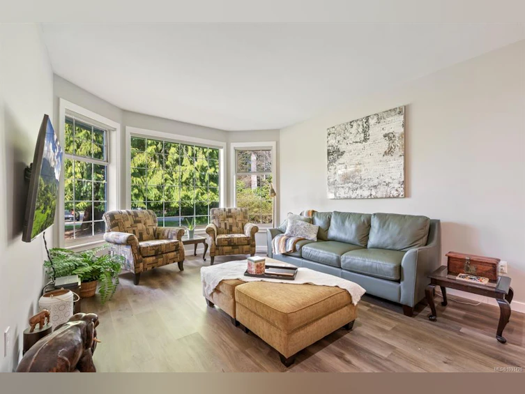 1451 Seaview Road, Black Creek, BC, V9J 1J7 - 4