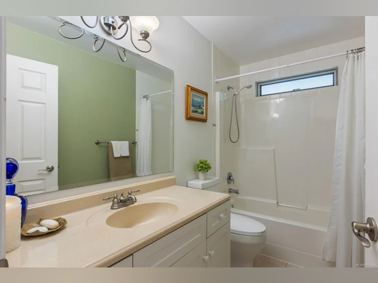 1451 Seaview Road, Black Creek, BC, V9J 1J7 - 46