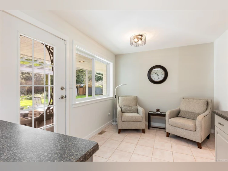 1451 Seaview Road, Black Creek, BC, V9J 1J7 - 10