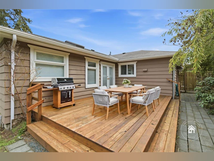 629 Jones Street, Qualicum Beach, BC, V9K 1H2 - 8